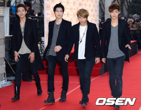 CNBlue_Gaon_Chart_Kpop_Awards_130213_1