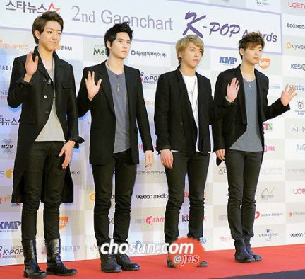 CNBlue_Gaon_Chart_Kpop_Awards_130213_15