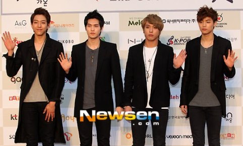 CNBlue_Gaon_Chart_Kpop_Awards_130213_5