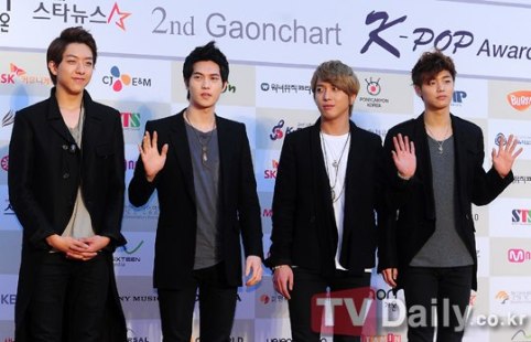 CNBlue_Gaon_Chart_Kpop_Awards_130213_7